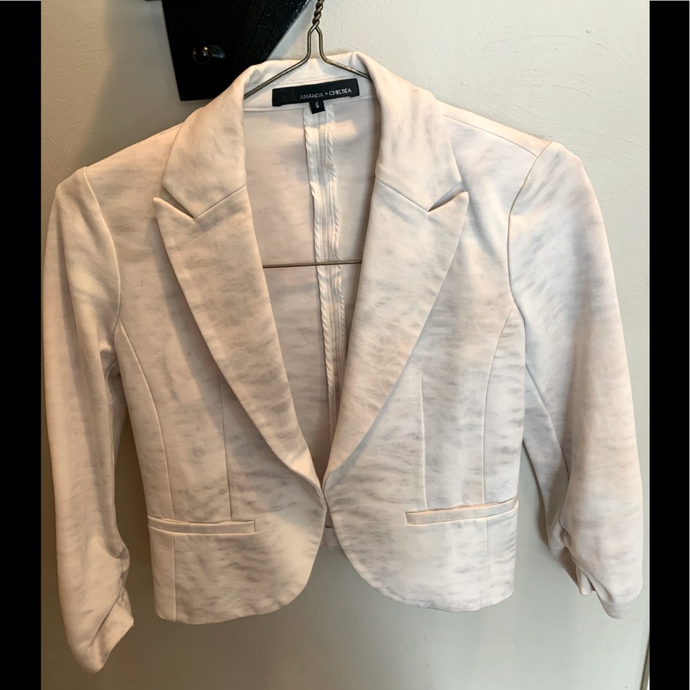 Amanda and Chelsea size 6 Blazer